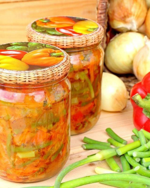 Чесночные стрелки с овощами