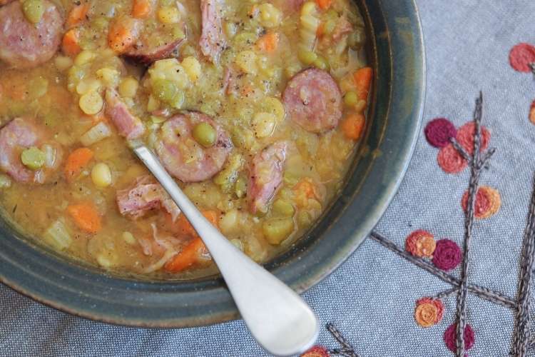 Гороховый суп с колбасками