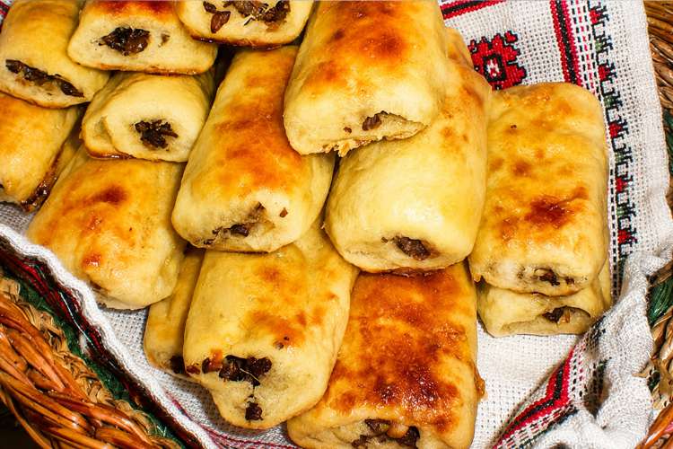 Картофельные рулетики с грибной начинкой