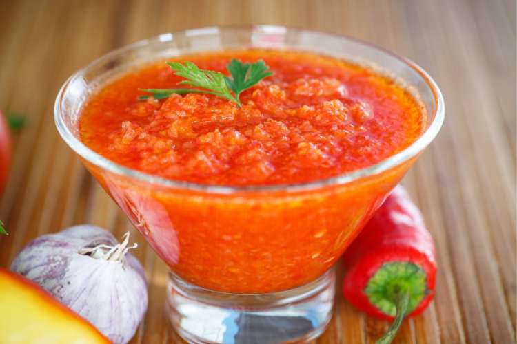 Ну очень вкусная аджика по-деревенски